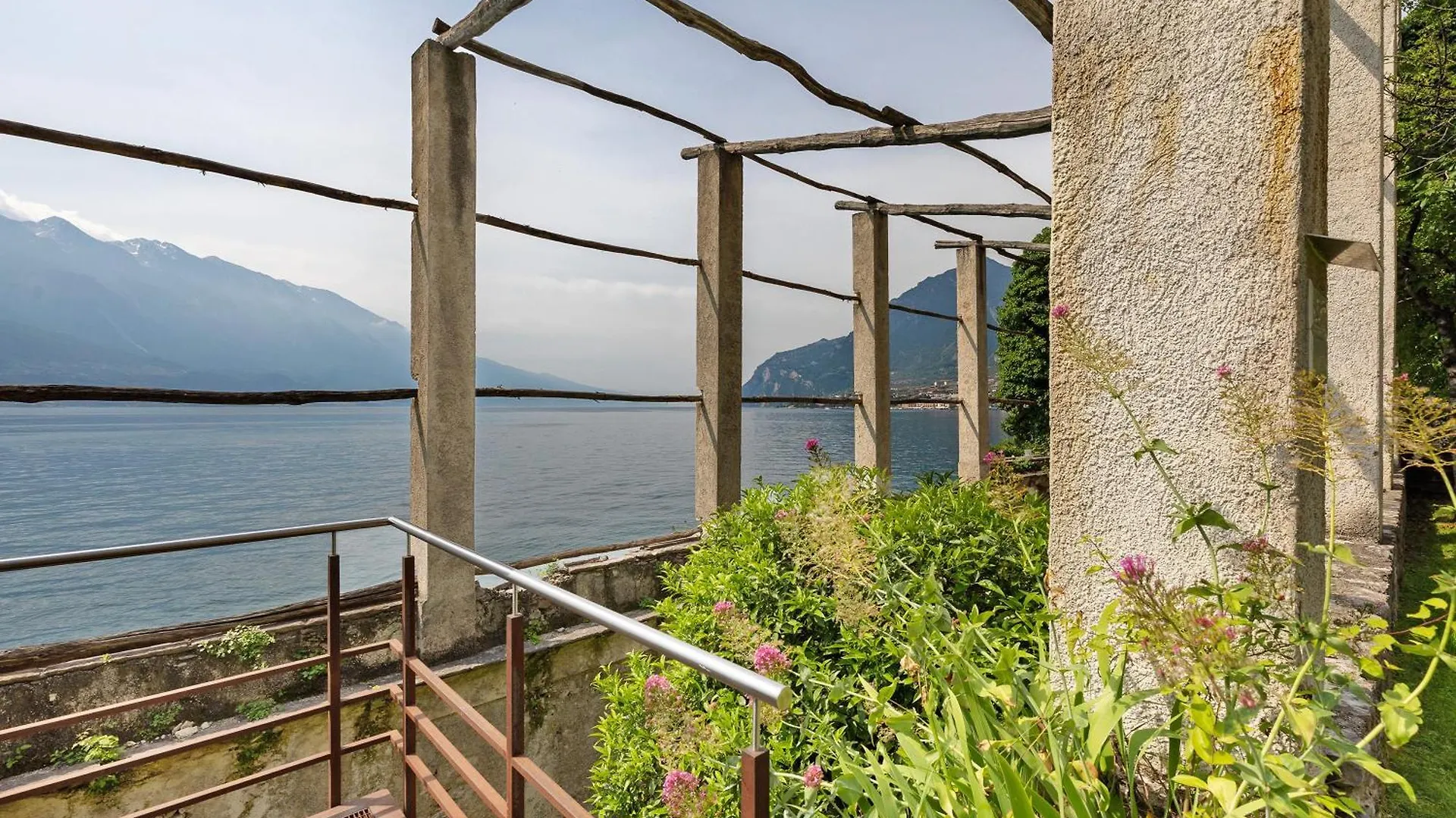 Ca Dela Nua Front Lake Limone sul Garda Italië