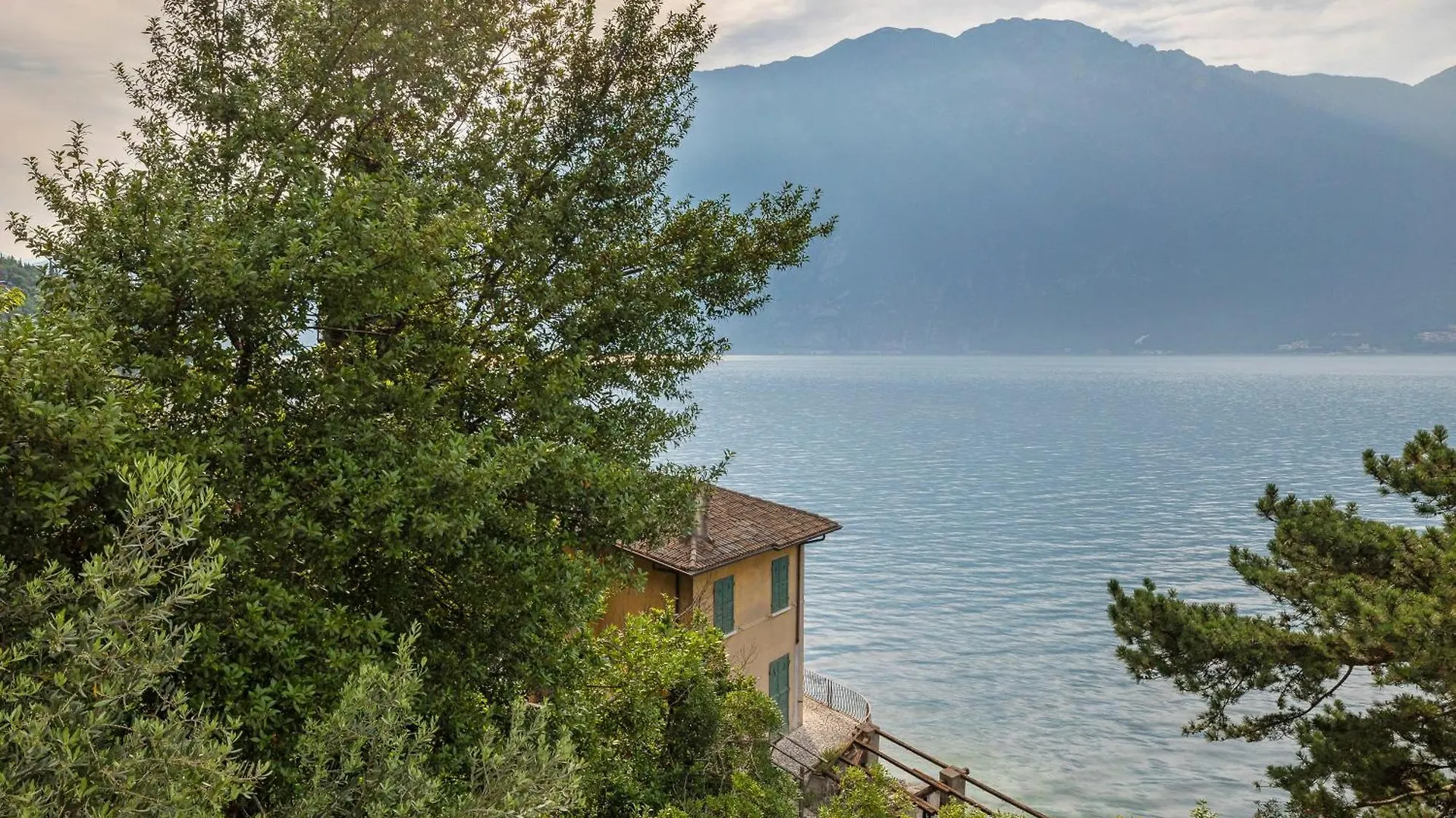 Ca Dela Nua Front Lake Limone sul Garda